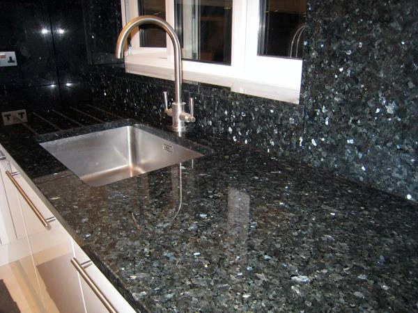 Emerald Pearl Granit Countertop