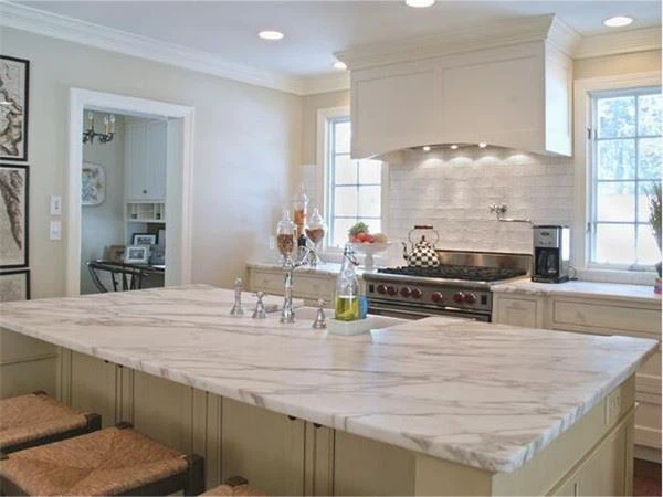 Gray and White Mermer Countertops