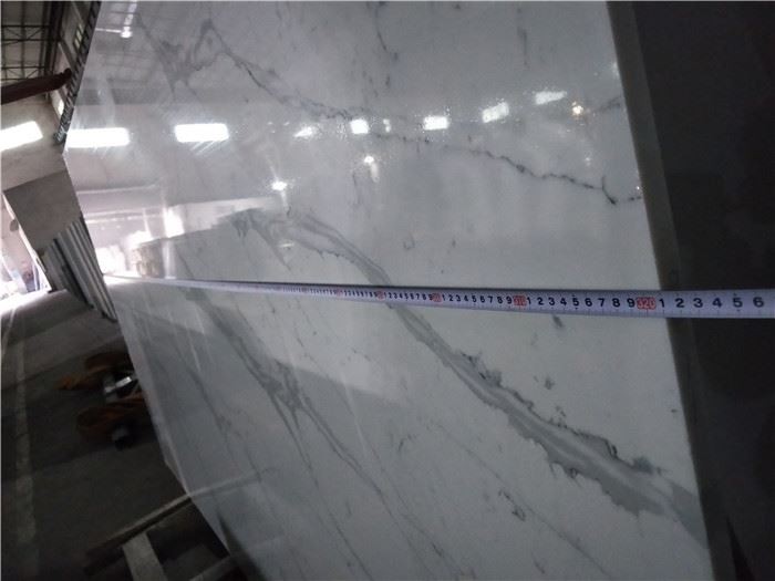 calacatta halo quartz for kitchen