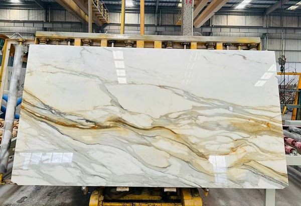 Calacatta Oro mramorna ploča